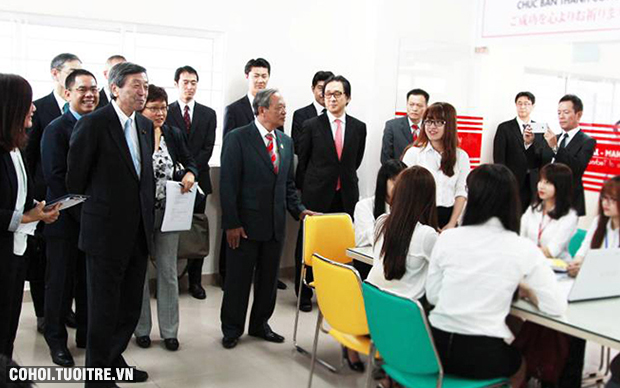 HUTECH vinh dự đón tiếp Bộ trưởng Bộ KT, TM và CN Nhật Bản