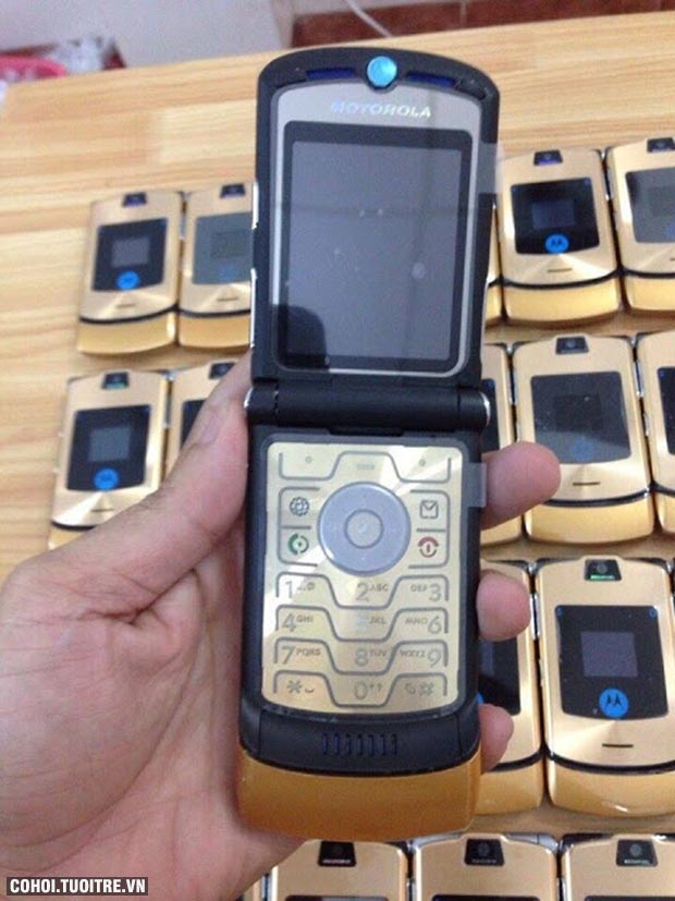Motorola V3i gold (máy cũ)