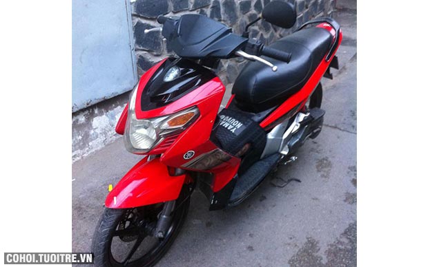 Xe Yamaha Nouvo 3, màu đỏ, biển số thành phố