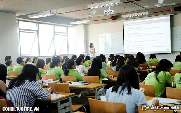 Sinh viên Trường ĐH Văn Lang học tập tại cơ sở mới
