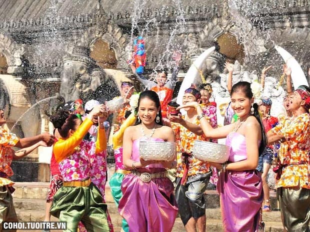 Khám phá lễ hội té nước Thái Lan từ 3,9 triệu đồng - Ảnh 2