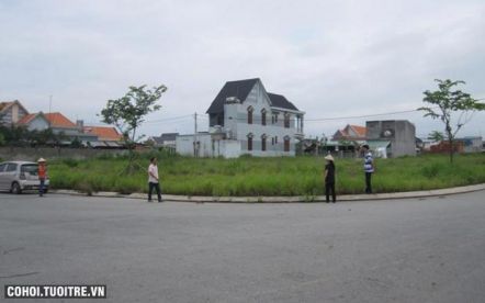 Lô đất 2 mặt tiền gần vòng xoay Phú Hữu quận 9 giá rẻ