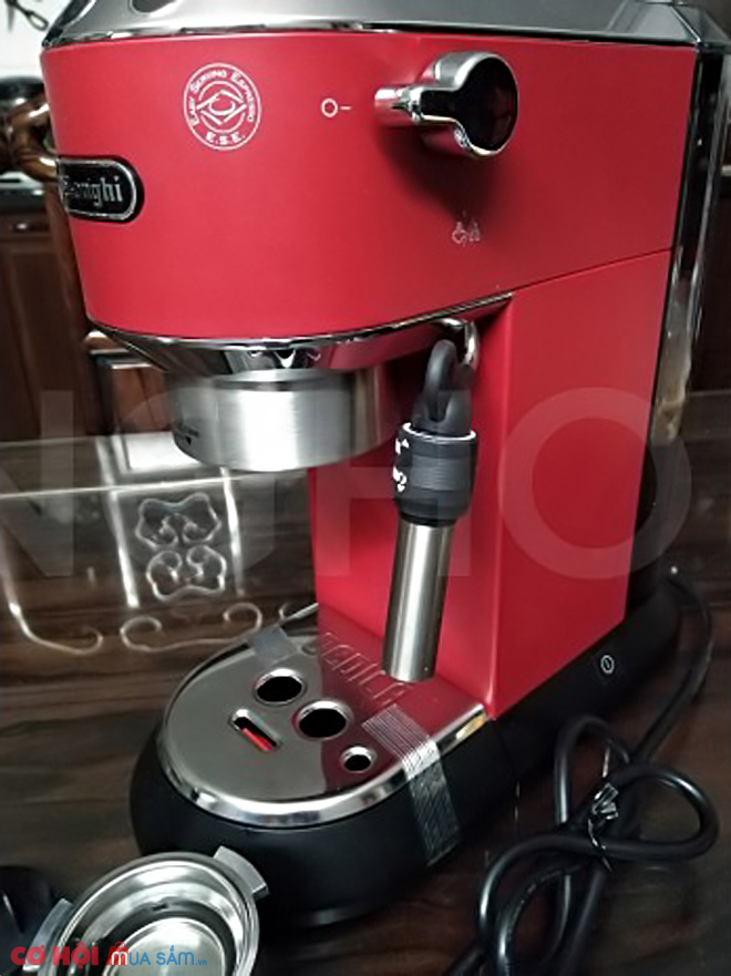 Máy pha cà phê DeLonghi EC685.R